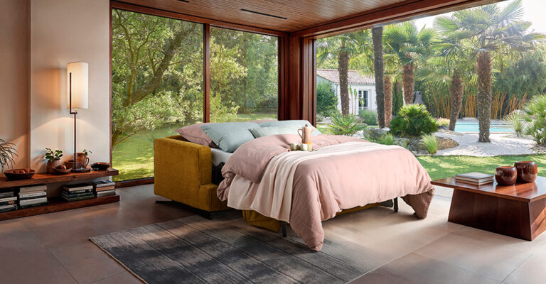 canapé convertible style campagne avec tissu naturel et ambiance rustique