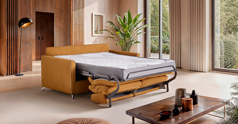 comparaison canapé convertible et canapé fixe dans un salon moderne